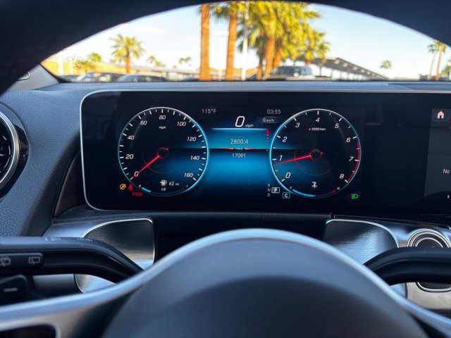 Used 2021 Mercedes-Benz GLB 250 4MATIC image 11