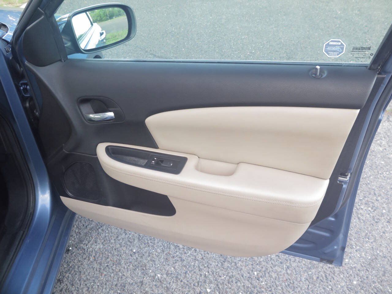 Used 2011 Chrysler 200 Limited FWD image 15