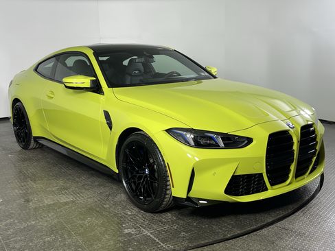 Used 2026 BMW M4 Coupe w/ Executive Package RWD image 3