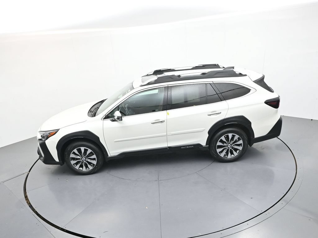 Used 2025 Subaru Outback Touring XT AWD/4WD image 29