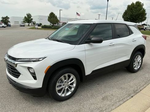New 2026 Chevrolet TrailBlazer LS w/ LS Convenience Package FWD image 3