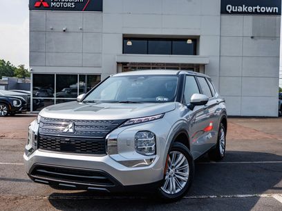 New 2025 Mitsubishi Outlander ES