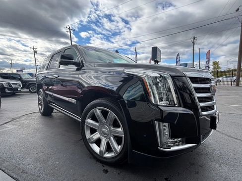 Used 2019 Cadillac Escalade Premium Luxury image 10