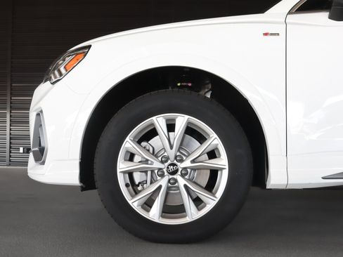 New 2025 Audi Q3 2.0T Premium image 5