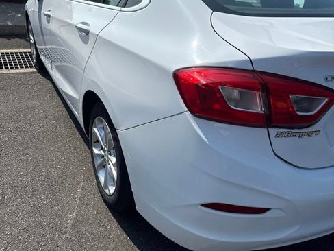 Used 2019 Chevrolet Cruze LT FWD image 5