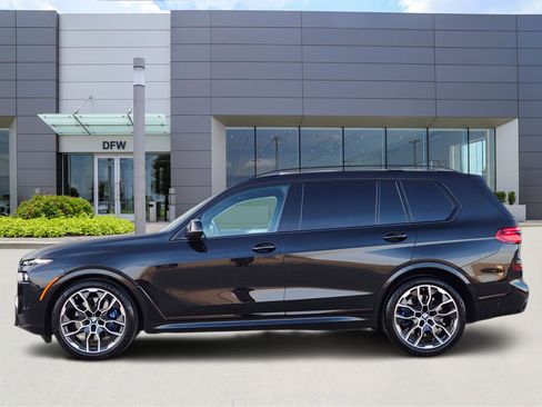 Used 2026 BMW X7 M60i image 3