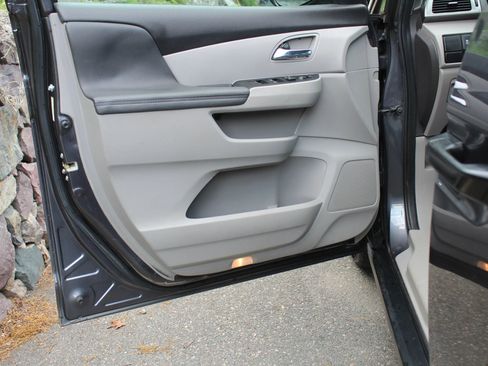 Used 2016 Honda Odyssey LX image 12