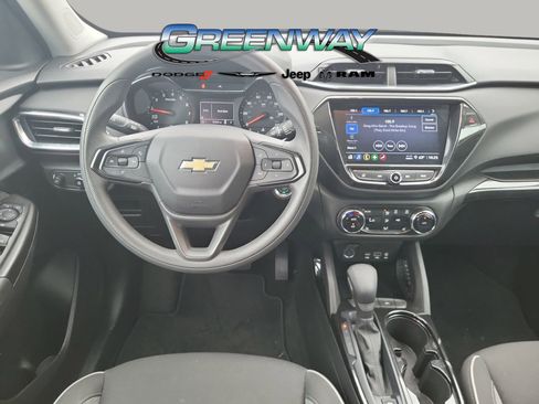 Used 2022 Chevrolet TrailBlazer LT w/ Convenience Package image 7