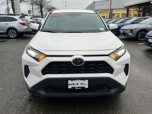 Used 2021 Toyota RAV4 LE image 4