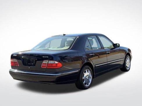Used 2002 Mercedes-Benz E 320 4MATIC Sedan image 7