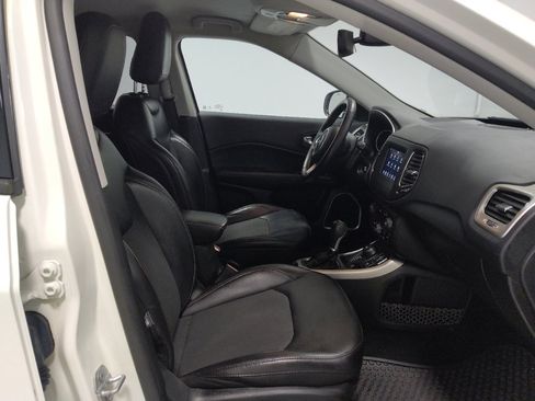 Used 2019 Jeep Compass Latitude w/ Popular Equipment Group AWD/4WD image 21