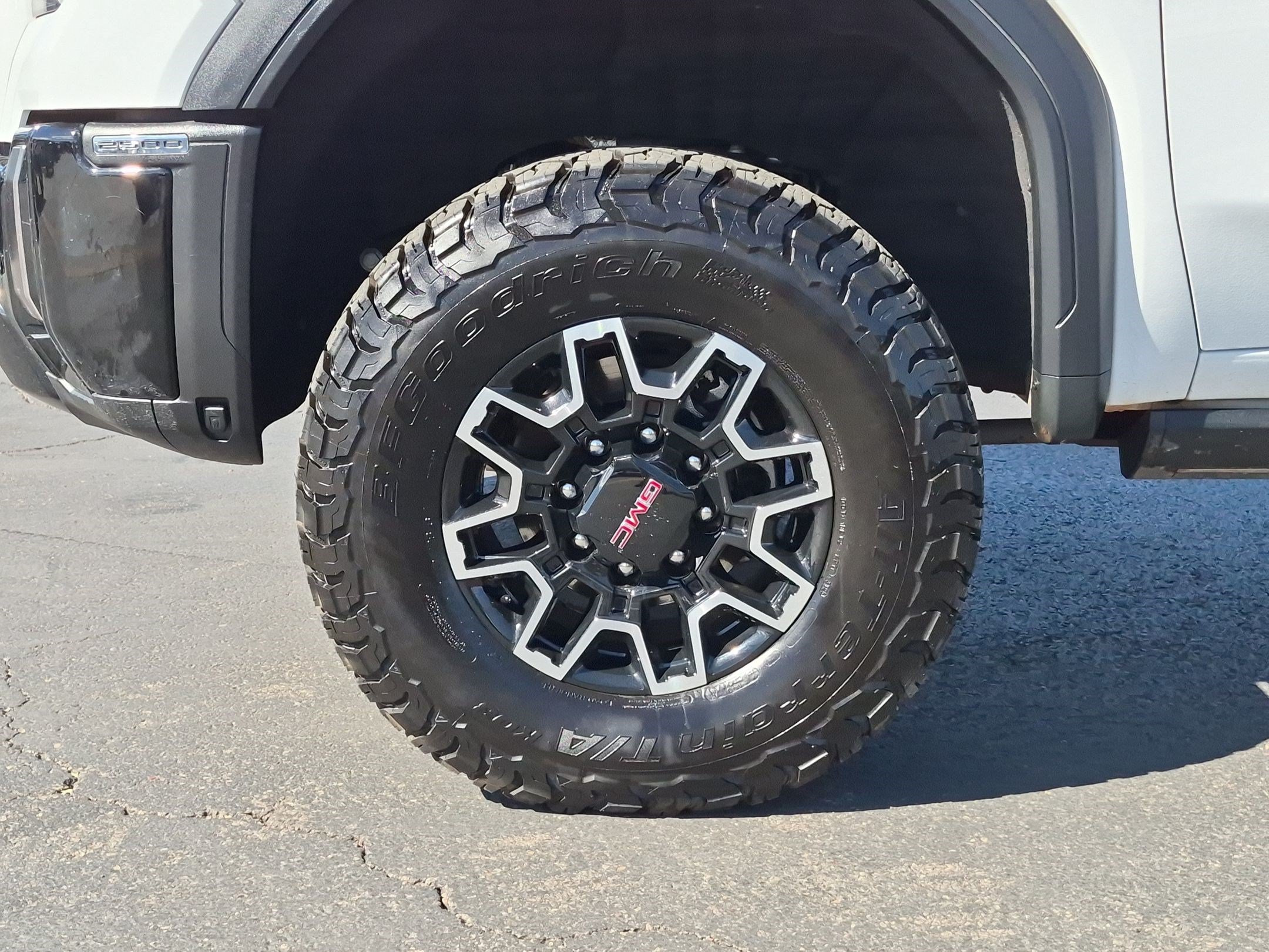 Used 2024 GMC Sierra 2500 AT4X AWD/4WD image 11