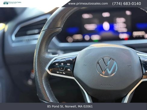 Used 2022 Volkswagen Tiguan SE R-Line AWD/4WD image 25