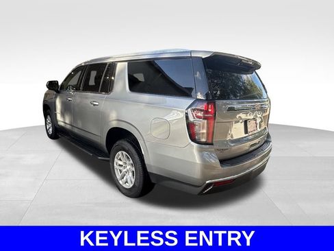 Used 2023 Chevrolet Suburban LT image 6