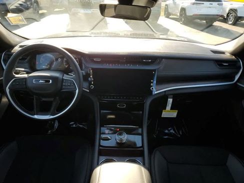 New 2026 Jeep Grand Cherokee Altitude AWD/4WD image 18