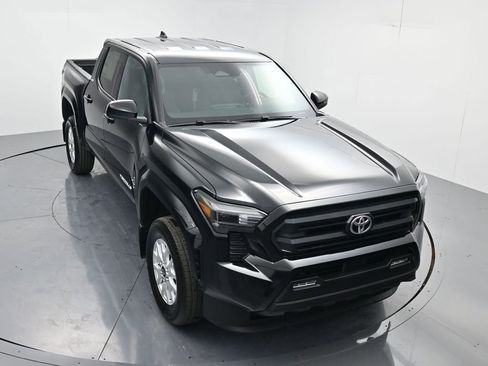 Used 2025 Toyota Tacoma SR5 AWD/4WD image 39
