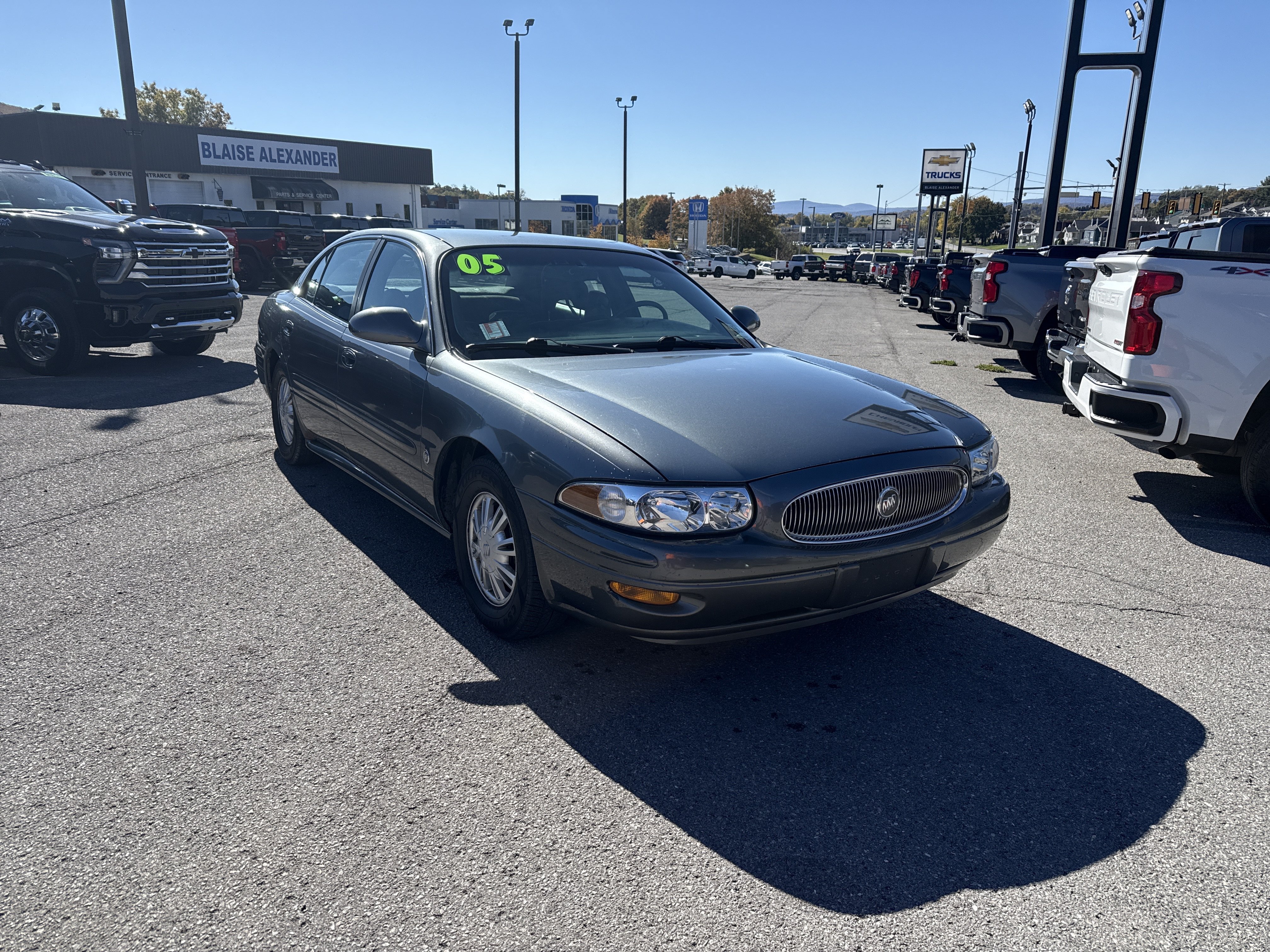 Used 2005 Buick Le Sabre Custom FWD image 1