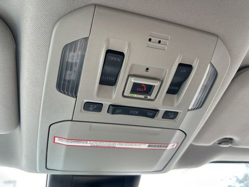 Used 2023 Toyota Highlander L image 36