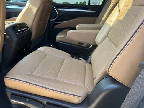 Used 2025 Cadillac Escalade Premium Luxury w/ Touring Package AWD/4WD image 23