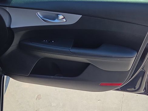 Used 2024 Kia Forte LXS w/ LXS Technology Package FWD image 13