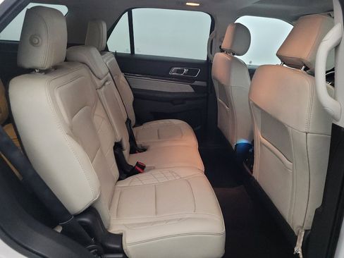 Used 2017 Ford Explorer Platinum AWD/4WD image 19
