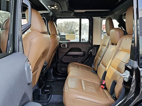 Used 2020 Jeep Wrangler Unlimited Sahara image 10
