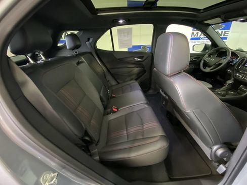 Used 2023 Chevrolet Equinox RS FWD image 33