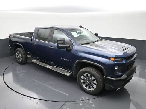 Used 2022 Chevrolet Silverado 2500 Custom w/ Custom Convenience Package image 18