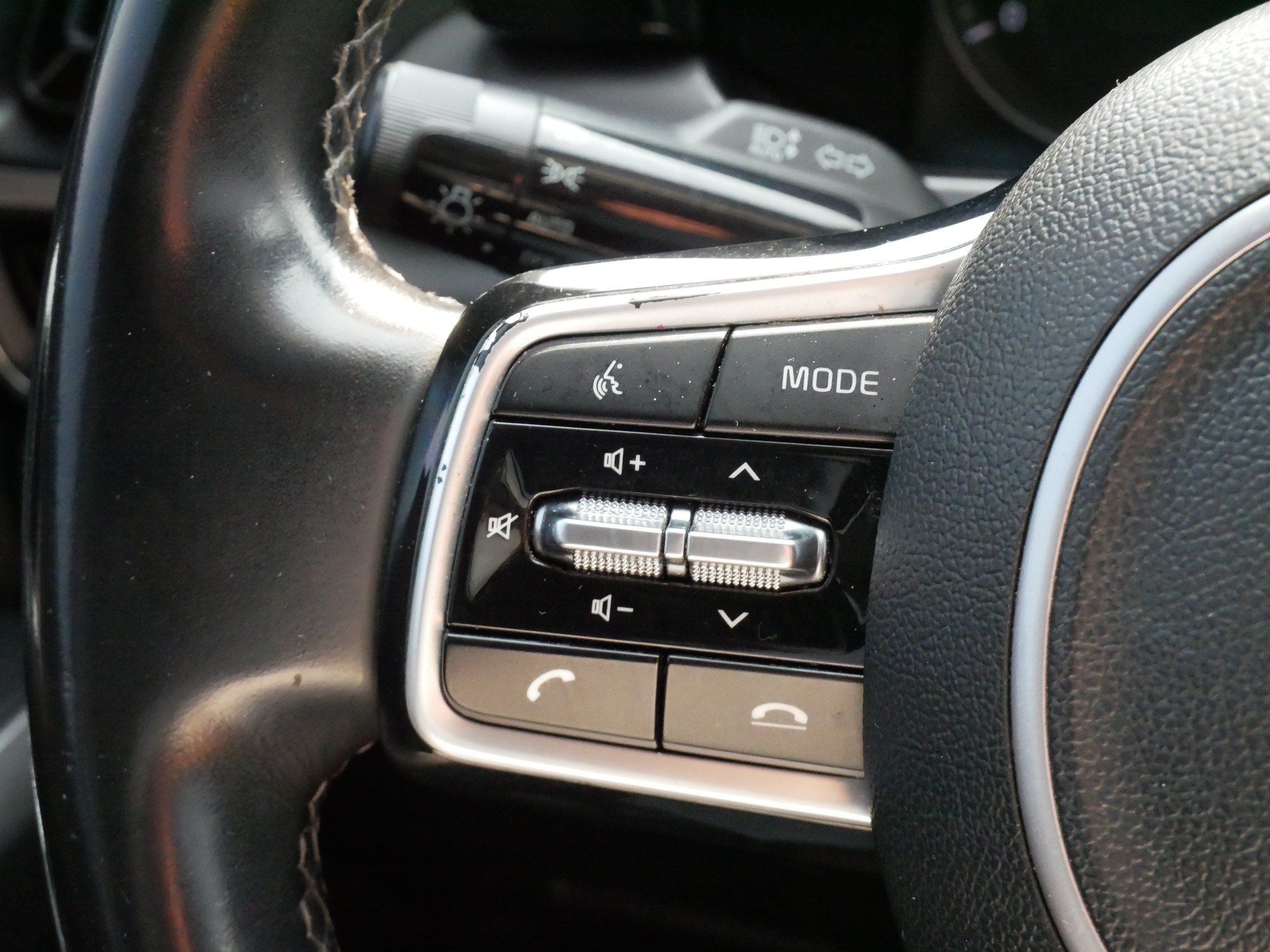 Used 2022 Kia Sorento S FWD image 27