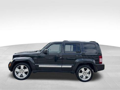 Used 2011 Jeep Liberty Sport RWD image 2