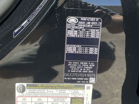 New 2025 Land Rover Defender 110 X-Dynamic SE image 18