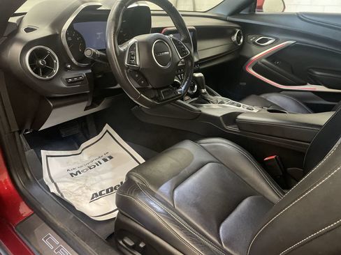 Used 2016 Chevrolet Camaro LT RWD image 4