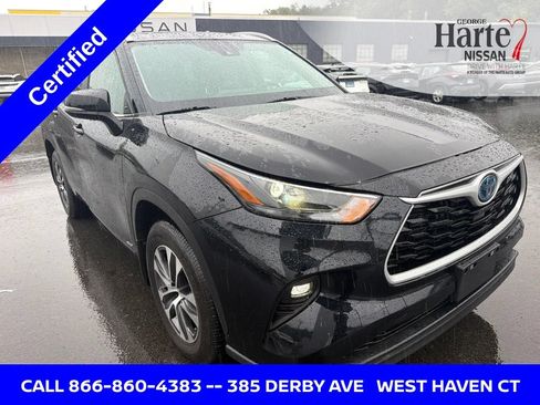 Used 2024 Toyota Highlander XLE AWD/4WD image 2