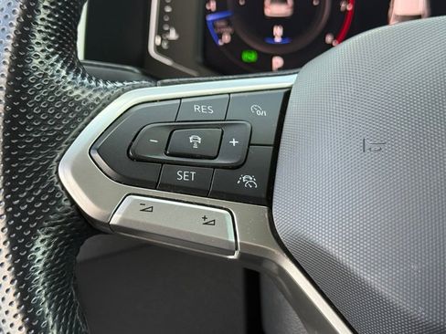 Used 2022 Volkswagen Atlas SEL R-Line image 17