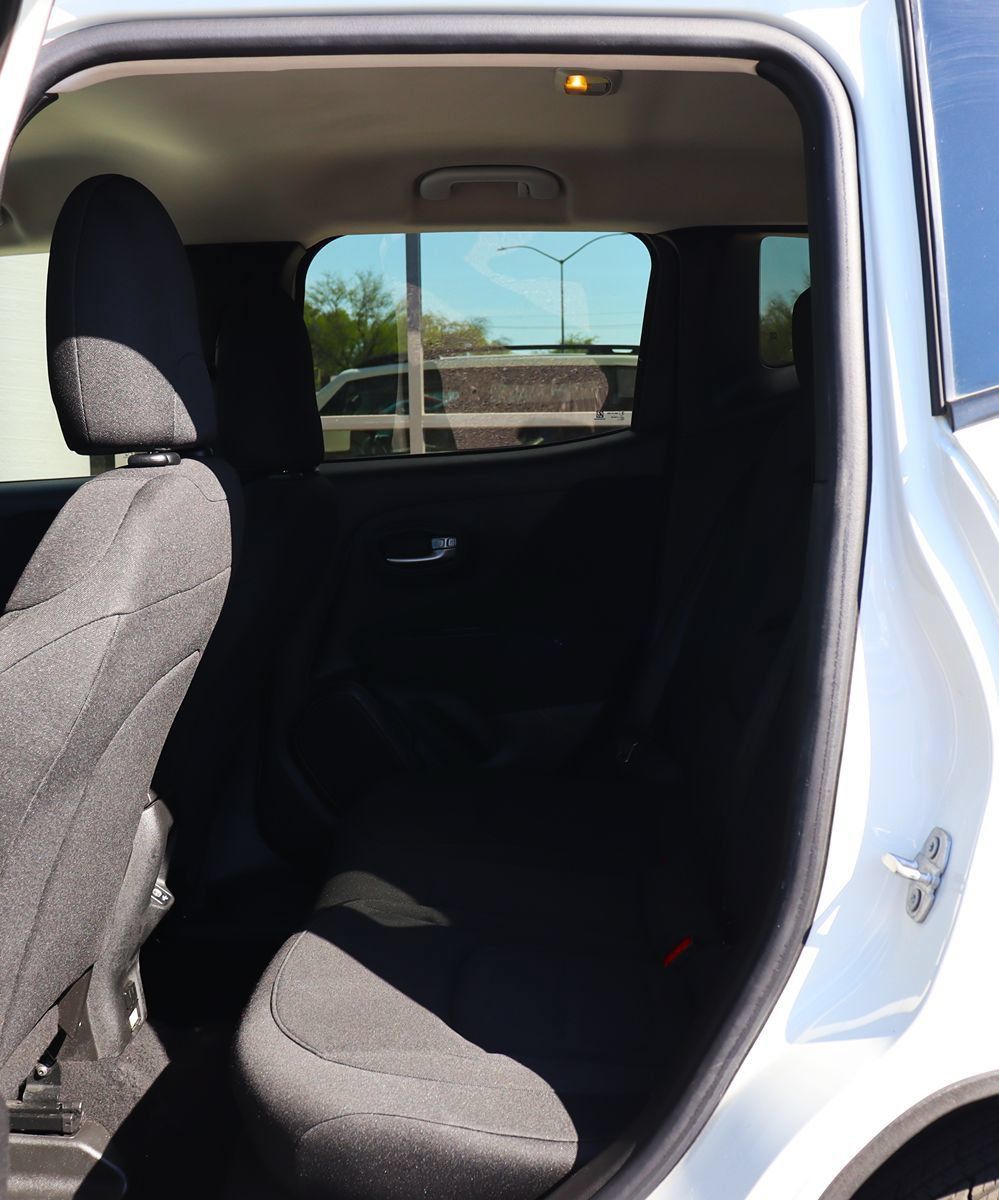 Used 2020 Jeep Renegade Latitude w/ Popular Equipment Group FWD image 33
