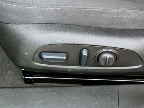 Used 2024 Chevrolet Malibu LT image 11