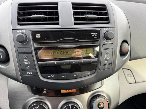 Used 2011 Toyota RAV4 4WD image 66