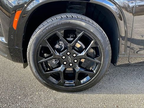Used 2024 Chevrolet Traverse RS w/ LPO, Floor Liner Package AWD/4WD image 11