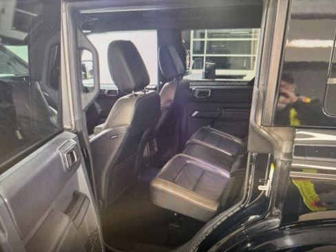 Used 2025 Ford Bronco Outer Banks image 24