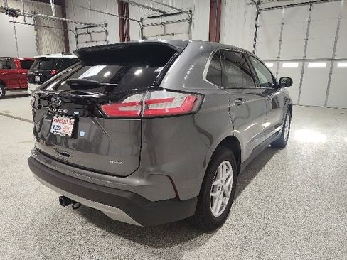 Used 2023 Ford Edge SEL w/ Convenience Package AWD/4WD image 4