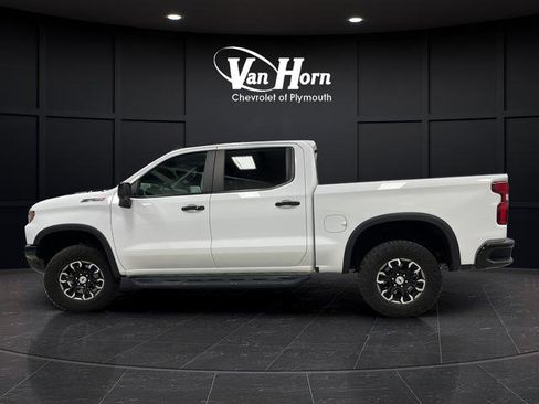Used 2024 Chevrolet Silverado 1500 ZR2 w/ Technology Package AWD/4WD image 4