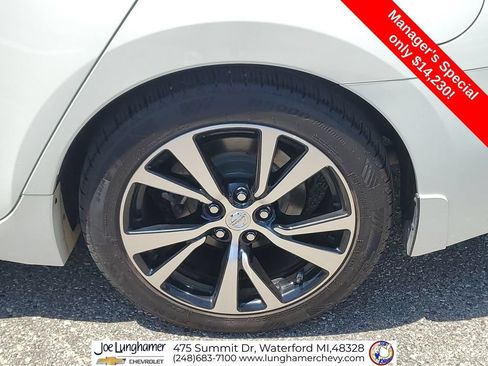 Used 2017 Nissan Maxima Platinum FWD image 36