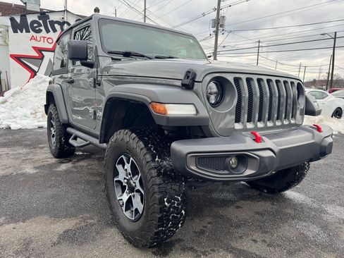Used 2019 Jeep Wrangler Sport image 2