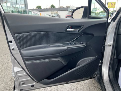 Used 2018 Toyota C-HR XLE FWD image 21
