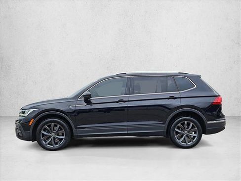 Used 2022 Volkswagen Tiguan SE AWD/4WD image 9