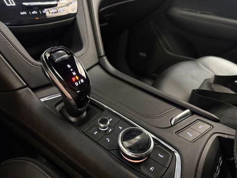 Used 2023 Cadillac XT6 Premium Luxury AWD/4WD image 19