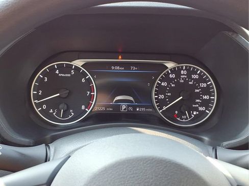 Used 2025 Nissan Sentra SV FWD image 14