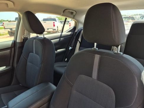 Used 2025 Nissan Sentra SV FWD image 9