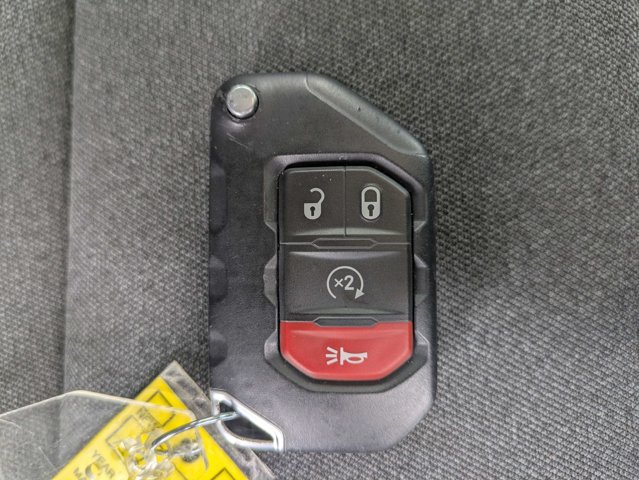 Certified 2026 Jeep Wrangler Unlimited Sahara AWD/4WD image 31