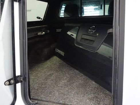 Used 2012 Nissan Frontier SL w/ Moonroof Pkg image 15